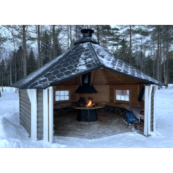 Gapahuk 17 kvm, med grill, pipe og benker. 