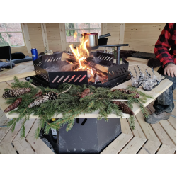 Gapahuk 15 kvm, med Grill, Benker, Pipe, (uten d�rer)